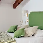 Alojamento de Acomodação e Pequeno-almoço Maria 4*